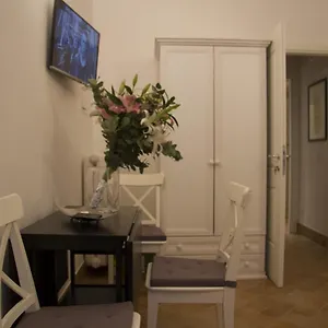 Leoncino 36 In Apartamento